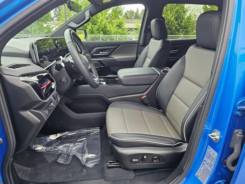 Used 2026 Chevrolet Silverado EV Trail Boss AWD/4WD image 21