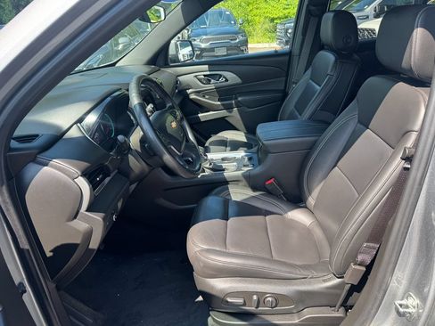 Used 2023 Chevrolet Traverse LT AWD/4WD image 23