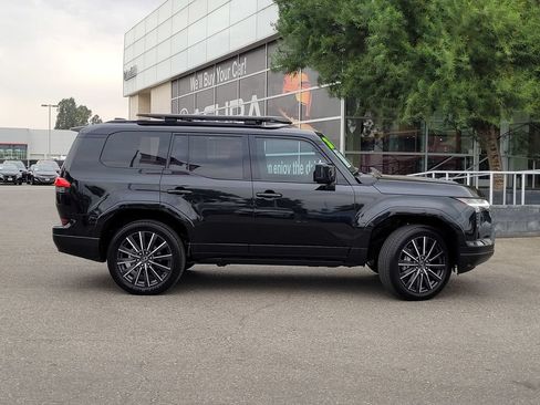 Used 2026 Lexus GX 550 AWD/4WD image 5