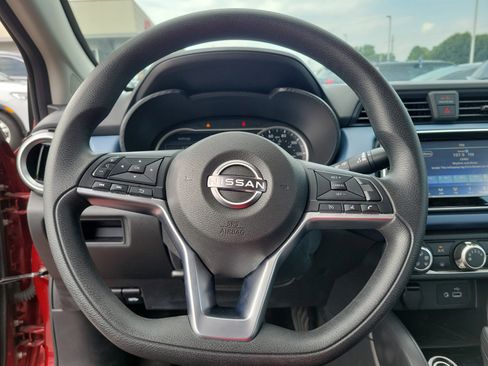 Used 2025 Nissan Versa SV FWD image 21