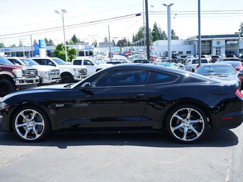 Used 2018 Ford Mustang GT Premium w/ GT Performance Package RWD image 2