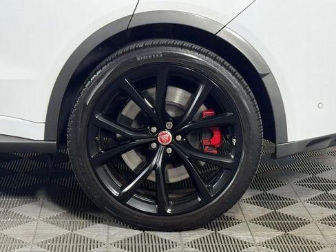 Used 2020 Jaguar F-PACE SVR image 17