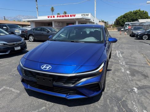 Used 2024 Hyundai Elantra SEL FWD image 3