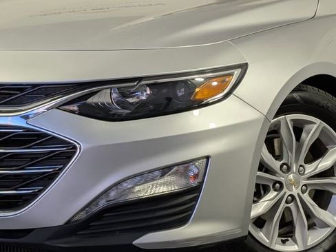 Used 2022 Chevrolet Malibu LT image 2