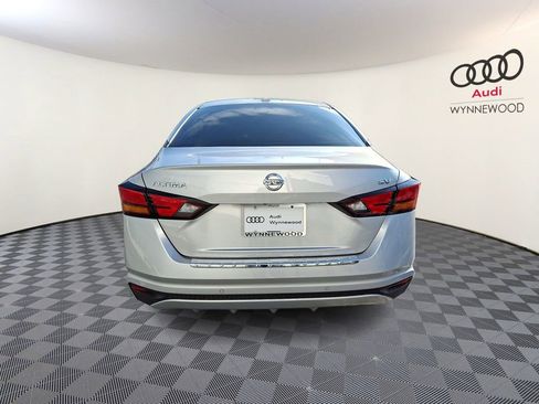 Used 2022 Nissan Altima 2.5 SV image 5