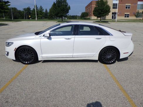 Used 2018 Lincoln MKZ Reserve w/ Climate Package AWD/4WD image 2