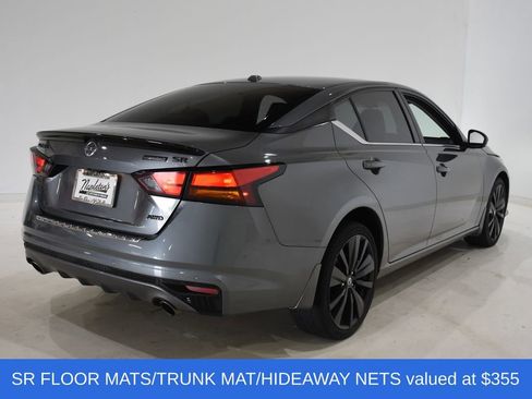 Used 2022 Nissan Altima 2.5 SR w/ Midnight Edition Package AWD/4WD image 4