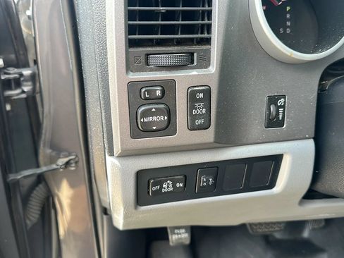 Used 2012 Toyota Tundra 2WD CrewMax w/ SR5 Pkg image 18