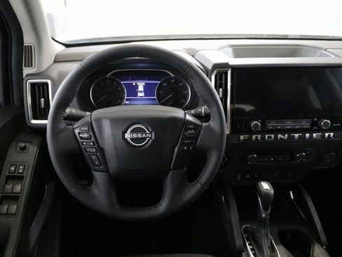 New 2025 Nissan Frontier SV w/ SV Convenience Package image 6