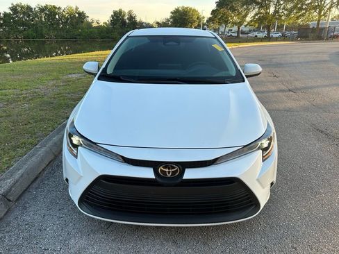 Certified 2025 Toyota Corolla LE FWD image 8