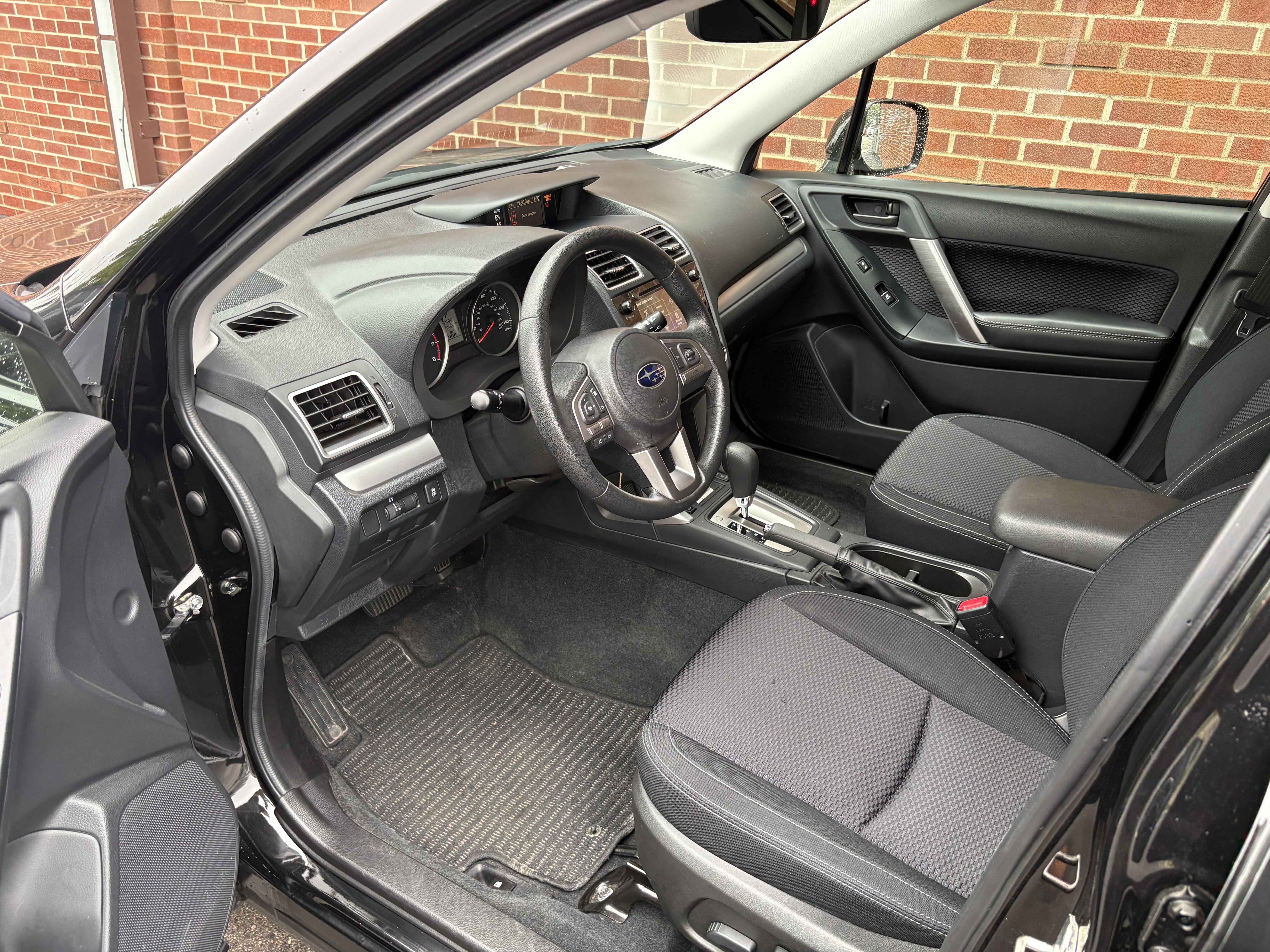 Used 2018 Subaru Forester 2.5i Premium w/ All-Weather Package AWD/4WD image 3