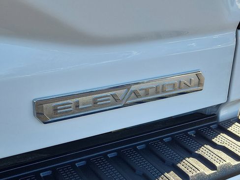 Used 2023 GMC Sierra 1500 Elevation image 31