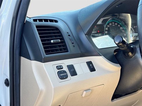 Used 2013 Toyota Venza Limited image 10