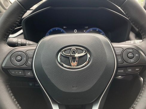 Used 2025 Toyota RAV4 Limited image 18