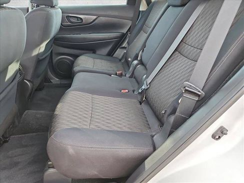 Used 2019 Nissan Rogue S FWD image 16