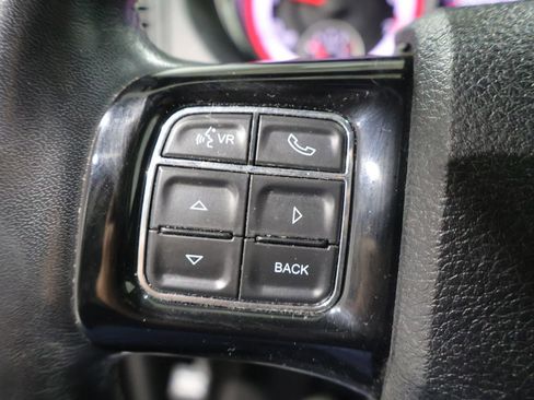 Used 2019 Dodge Grand Caravan SXT w/ Driver Convenience Group FWD image 29