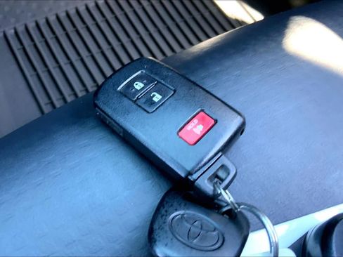 Used 2022 Toyota Tacoma TRD Off-Road w/ TRD Premium Off Road Package image 14