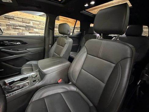Used 2023 Chevrolet Traverse RS AWD/4WD image 14