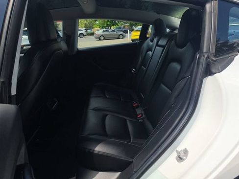 Used 2018 Tesla Model 3 Long Range RWD image 10