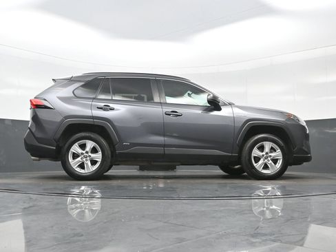 Used 2021 Toyota RAV4 LE AWD/4WD image 31
