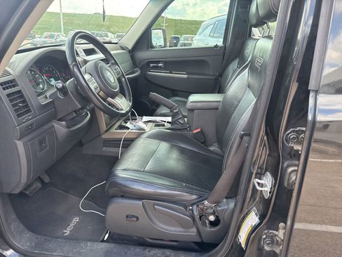 Used 2012 Jeep Liberty Limited Jet AWD/4WD image 9