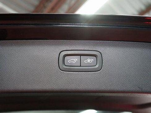 Used 2022 Volvo XC90 T6 Momentum image 50