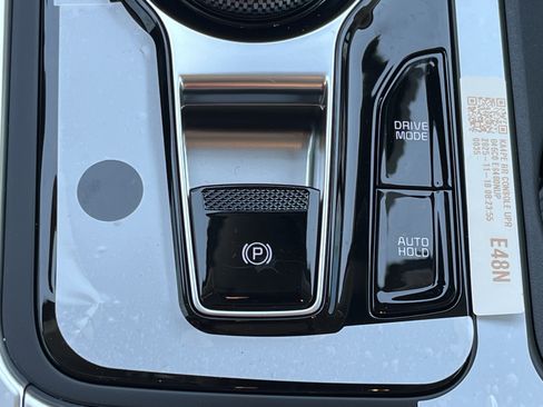 New 2026 Kia Carnival EX FWD image 10