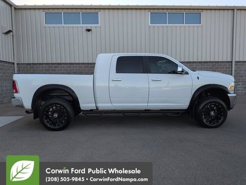 Used 2018 RAM 2500 Laramie w/ Cold Weather Group AWD/4WD image 2