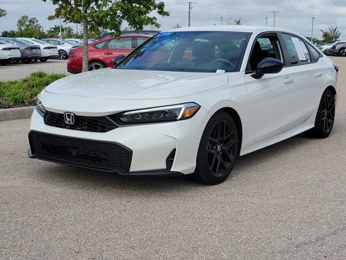 Used 2025 Honda Civic Sport image 3