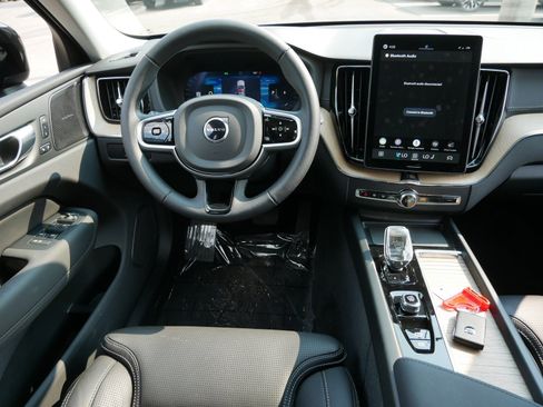 Certified 2026 Volvo XC60 B5 Ultra w/ Protection Package Premier AWD/4WD image 11
