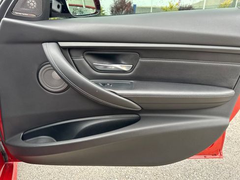 Used 2018 BMW M3 RWD image 16