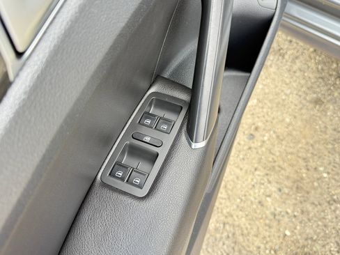 Used 2018 Volkswagen Passat 2.0T SE image 15