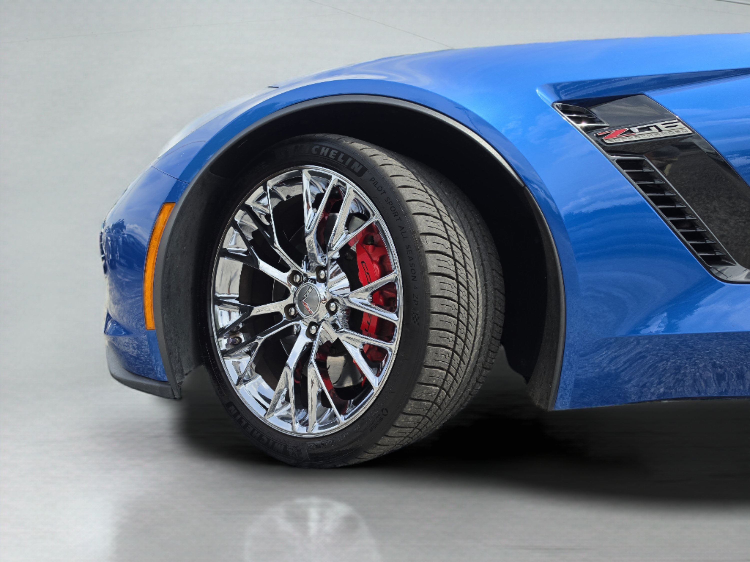 Used 2015 Chevrolet Corvette Z06 w/ 3LZ Preferred Equipment Group RWD image 38