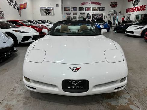 Used 2004 Chevrolet Corvette Convertible w/ Preferred Equipment Group RWD image 27