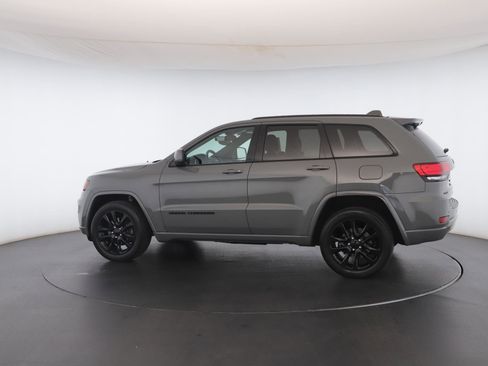 Used 2021 Jeep Grand Cherokee Laredo X image 23
