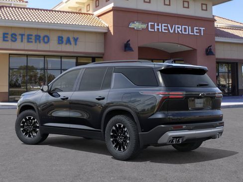 New 2026 Chevrolet Traverse Z71 w/ Enhanced Driving Package AWD/4WD image 3