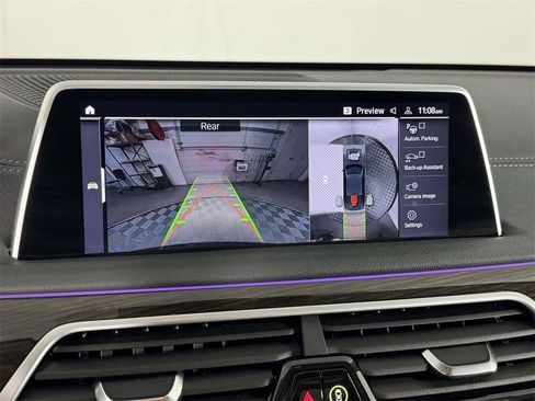 Used 2022 BMW 750i xDrive image 27