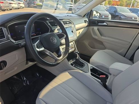 Used 2023 Volkswagen Tiguan SE FWD image 13