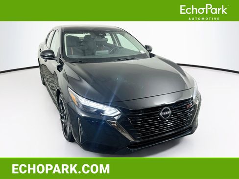 Used 2025 Nissan Sentra SR FWD image 1