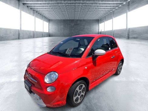 Used 2018 FIAT 500 e FWD image 1