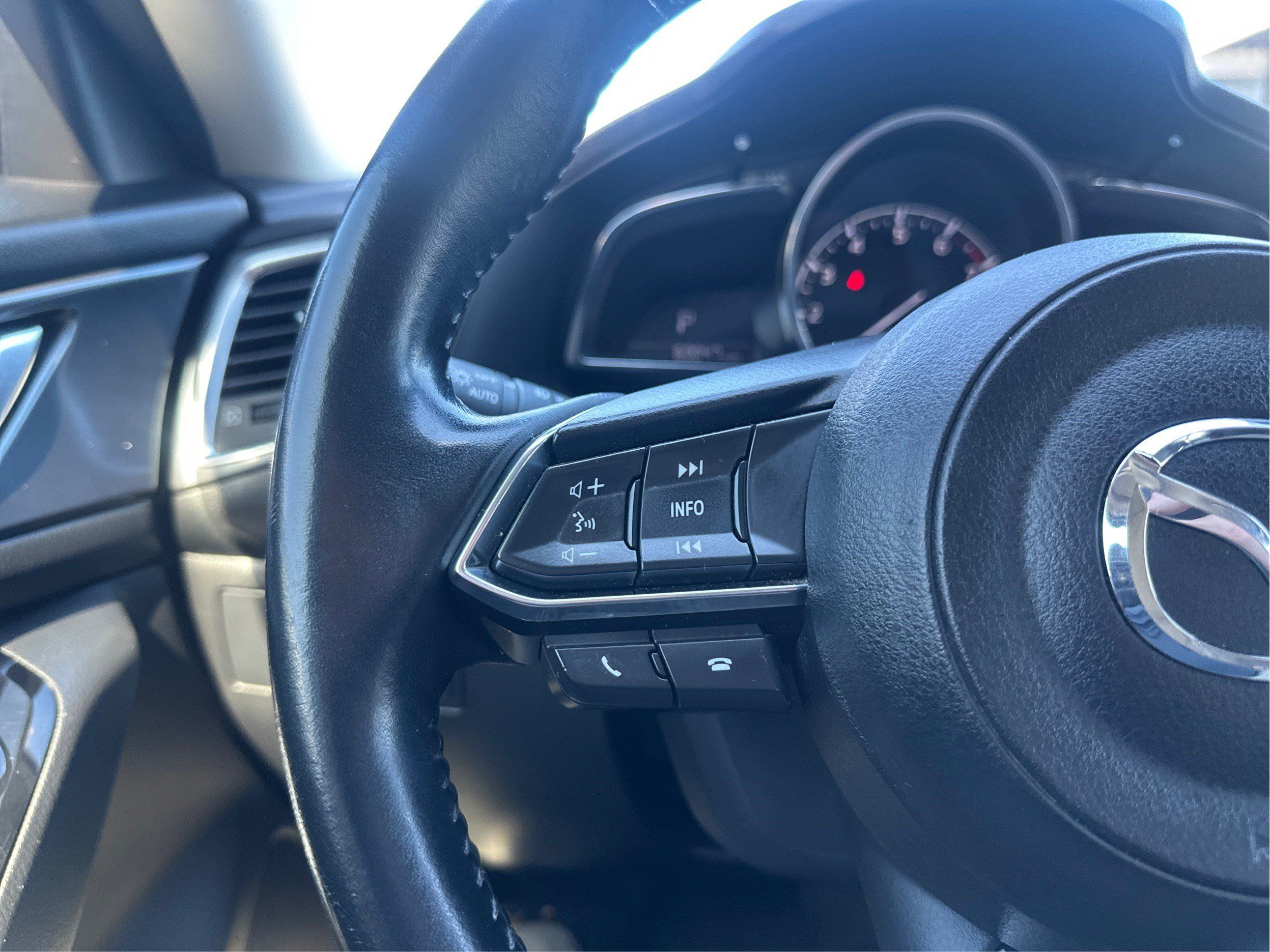 Used 2017 MAZDA MAZDA3 Grand Touring FWD image 33