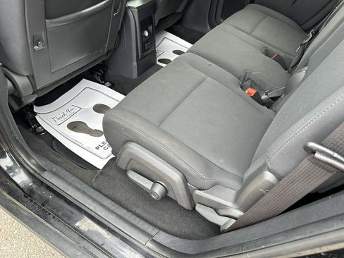 Used 2010 Dodge Journey SXT FWD image 9