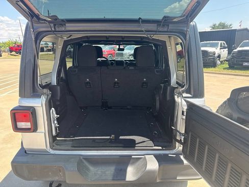 Used 2022 Jeep Wrangler Unlimited Sport AWD/4WD image 14