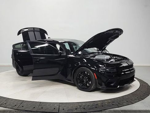 Used 2023 Dodge Charger SRT Hellcat w/ Harman/Kardon Audio Group RWD image 9