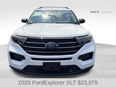 Used 2020 Ford Explorer XLT w/ Comfort Package AWD/4WD image 3