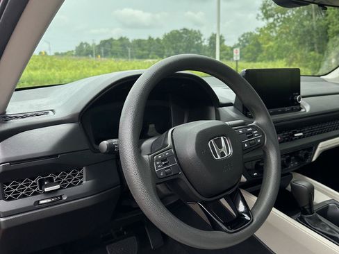 Used 2024 Honda Accord EX image 17