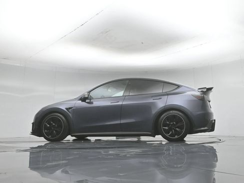 Used 2023 Tesla Model Y Long Range AWD/4WD image 52