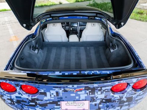 Used 2006 Chevrolet Corvette Coupe w/ Preferred Equipment Group image 71