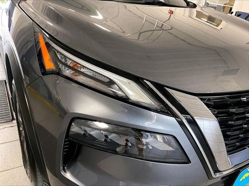 Used 2023 Nissan Rogue S AWD/4WD image 32