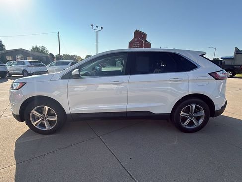 Used 2022 Ford Edge SEL w/ Convenience Package AWD/4WD image 4
